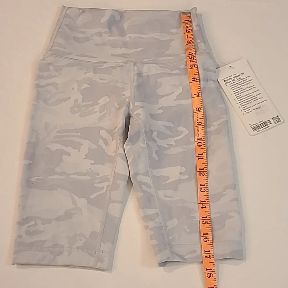 #131 NWT Lululemon White Camo Bike Shorts B1405